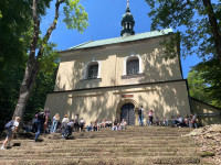 Dzieci komunijne na pielgrzymce w Kalwarii 2026